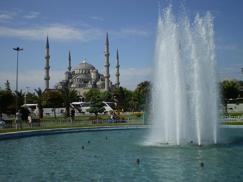 istanbul 026.JPG - A fountain and the Sultan Ahmet Mosque in the background